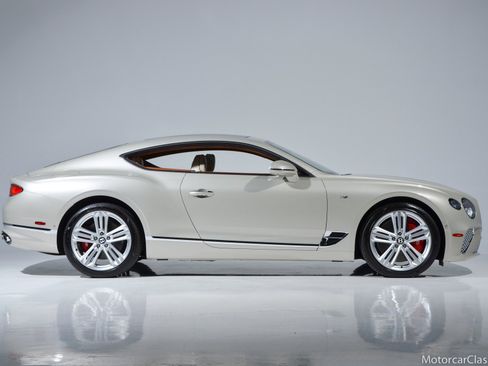 Used 2022 Bentley Continental GT image 10