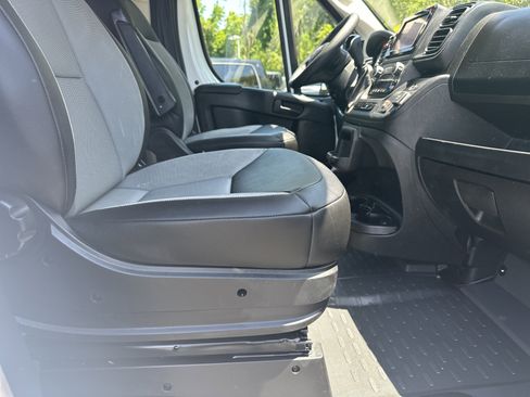 Used 2025 RAM ProMaster 2500 w/ Convenience Group FWD image 15