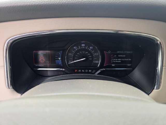 Used 2017 Lincoln Navigator Select AWD/4WD image 35