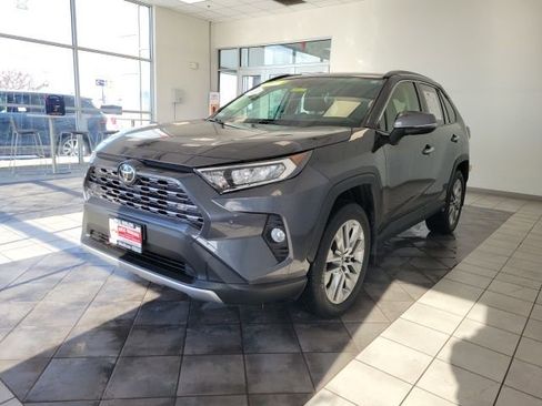 Used 2020 Toyota RAV4 Limited image 2
