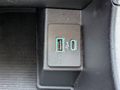 Used 2023 Ford Edge SEL image 22