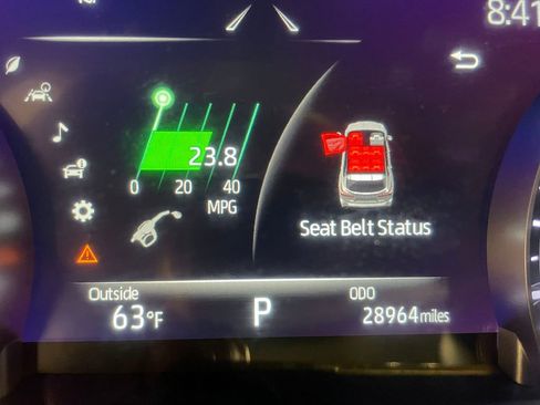 Used 2023 Toyota Highlander XLE image 6