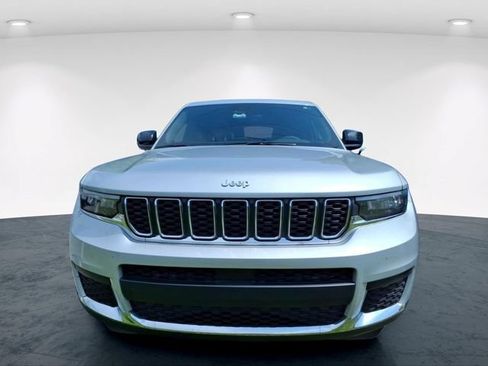 Used 2025 Jeep Grand Cherokee L Laredo w/ Luxury Tech Group I AWD/4WD image 4