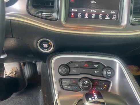 Used 2019 Dodge Challenger SXT RWD image 4