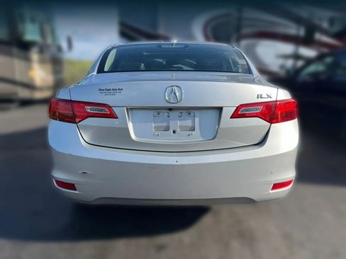 Used 2013 Acura ILX w/ Technology Package image 4