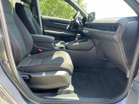 Used 2025 Honda CR-V Sport image 17