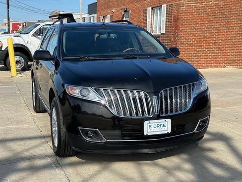 Used 2015 Lincoln MKX FWD w/ Walnut Swirl Wood Package image 3