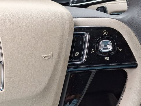 Used 2022 Lincoln Corsair AWD w/ Equipment Group 101A image 22