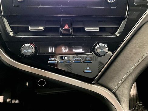 Used 2024 Toyota Camry SE image 16