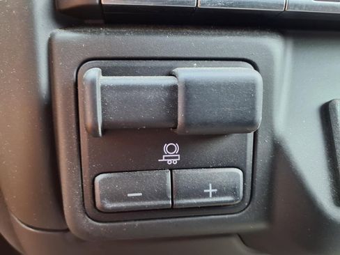 Used 2024 Chevrolet Silverado 2500 Custom w/ Custom Value Package image 10