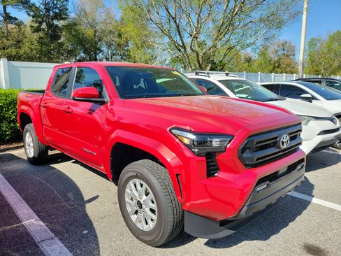 Used 2025 Toyota Tacoma SR5 image 8