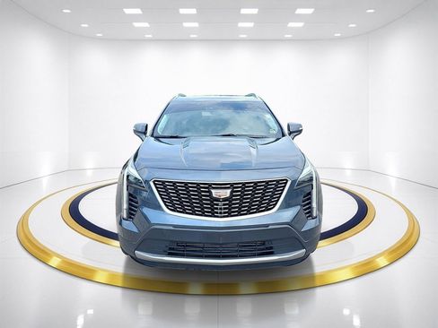 Used 2019 Cadillac XT4 Premium Luxury w/ Technology Package AWD/4WD image 2