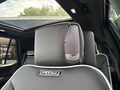 Used 2025 GMC Yukon AT4 Ultimate w/ LPO, Illumination Package image 22
