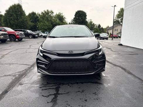 Used 2026 Toyota Corolla SE FWD image 2
