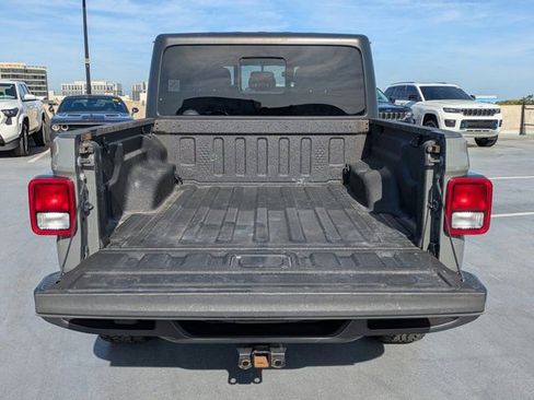 Used 2021 Jeep Gladiator Sport image 11