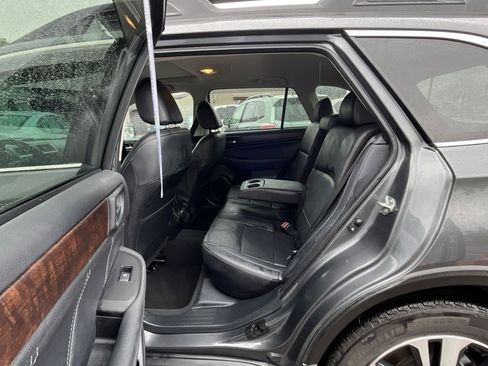 Used 2018 Subaru Outback 3.6R Limited AWD/4WD image 22