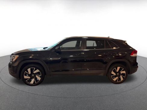 Used 2025 Volkswagen Atlas Cross Sport SE image 9