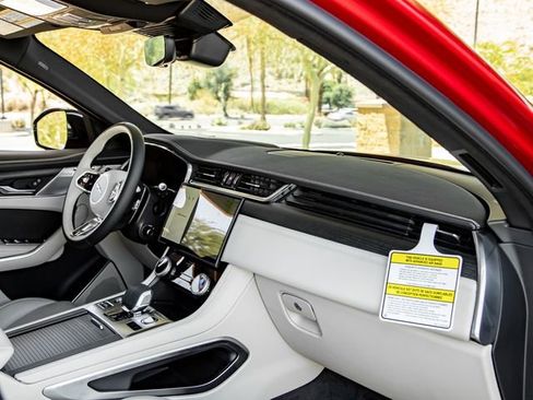 New 2026 Jaguar F-PACE R-Dynamic S image 28