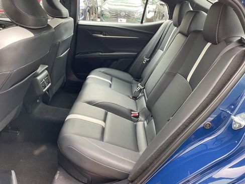 Used 2025 Toyota Camry SE image 15