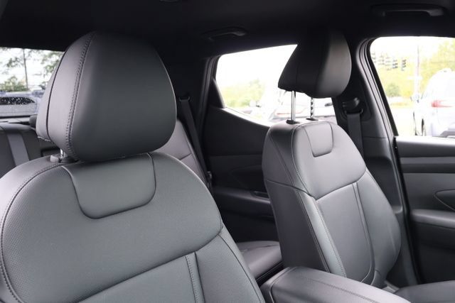 Used 2025 Hyundai Santa Cruz SEL AWD/4WD image 19