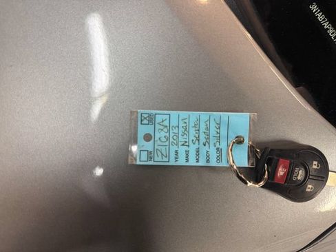 Used 2013 Nissan Sentra SV FWD image 31