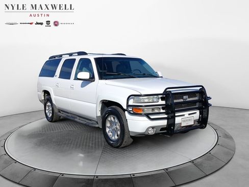 Used 2003 Chevrolet Suburban 4WD image 2