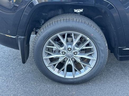 New 2025 Jeep Grand Cherokee Summit w/ Luxury Tech Group V image 17
