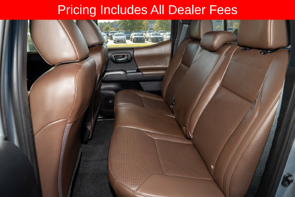 Used 2021 Toyota Tacoma Limited AWD/4WD image 7