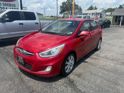 Used 2014 Hyundai Accent SE FWD image 2