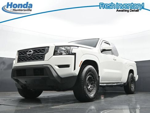 Used 2024 Nissan Frontier SV RWD image 28