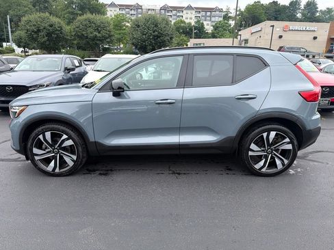 Used 2023 Volvo XC40 B5 Plus w/ Driver Assist Package AWD/4WD image 3