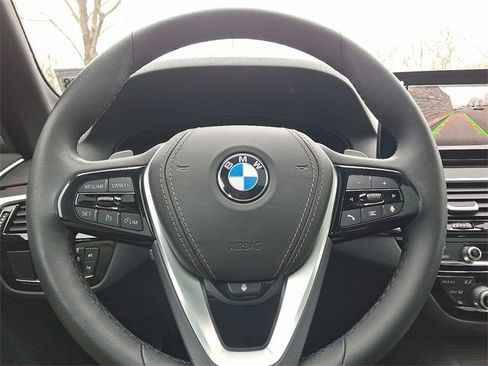 Used 2023 BMW 530i xDrive w/ Premium Package image 22