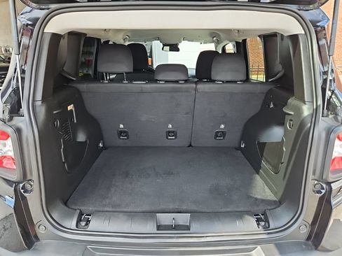 Used 2023 Jeep Renegade Latitude AWD/4WD image 27