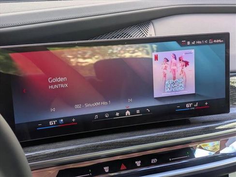 New 2026 BMW i7 M70 w/ Executive Package image 12