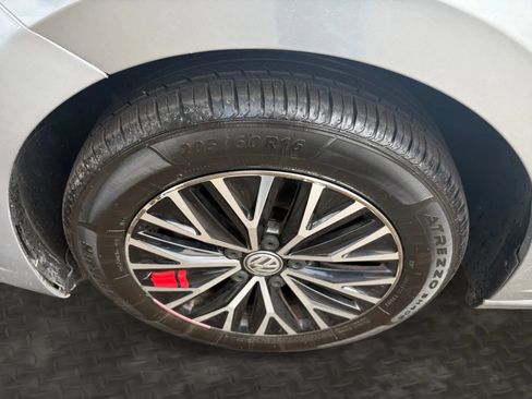 Used 2021 Volkswagen Jetta SE FWD image 37