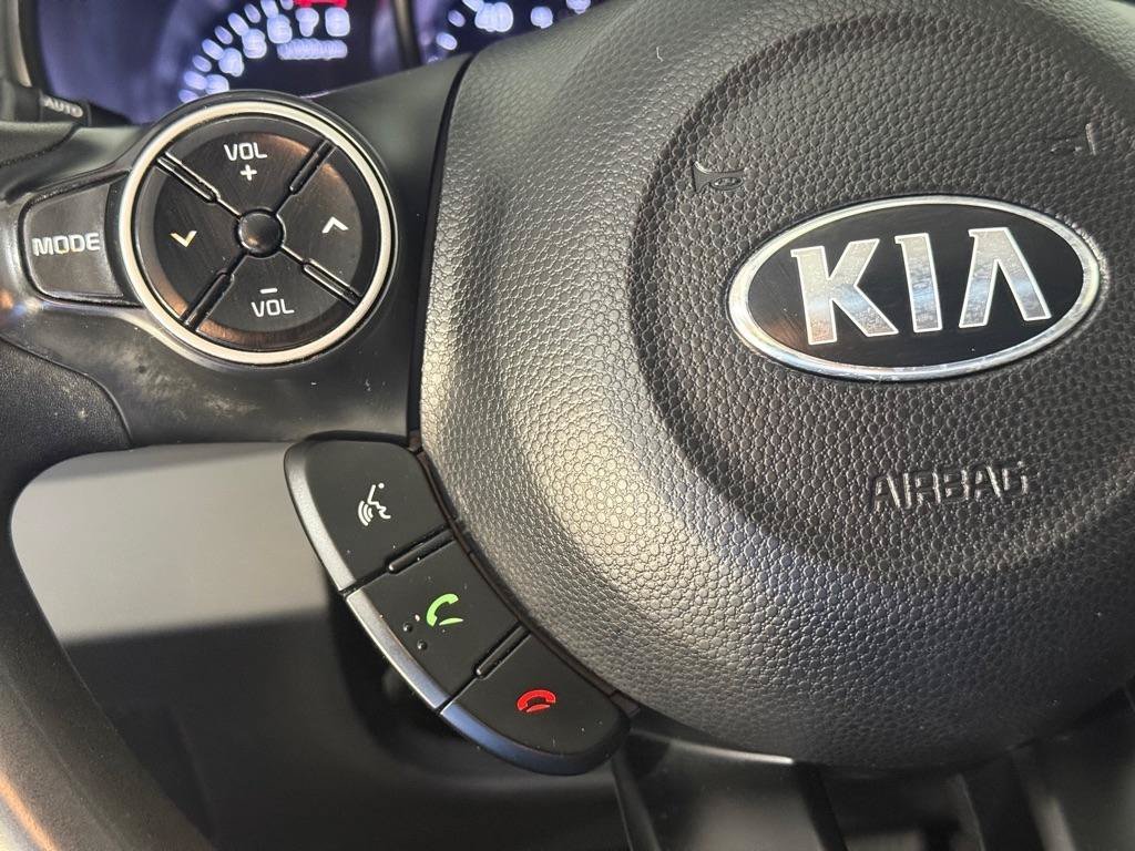 Used 2016 Kia Soul + FWD image 25