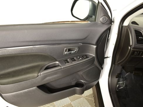 Used 2025 Mitsubishi Outlander Sport ES AWD/4WD image 34