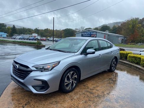 Used 2025 Subaru Legacy Premium image 2
