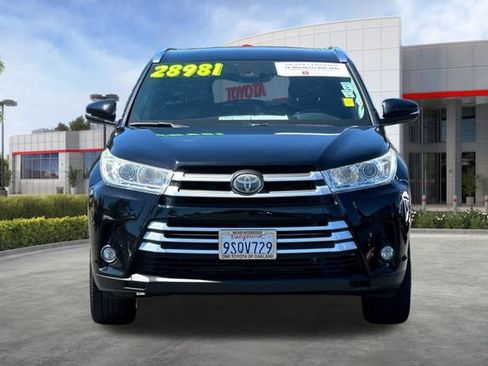Certified 2019 Toyota Highlander XLE AWD/4WD image 12