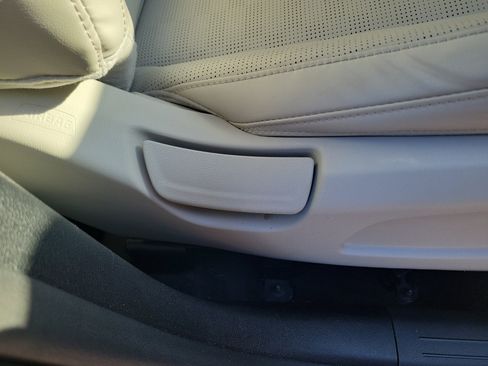 Certified 2025 Kia Sorento S w/ Panoramic Sunroof Package FWD image 9