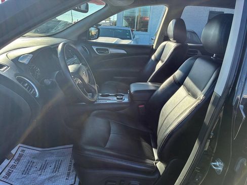 Used 2019 Nissan Pathfinder SL AWD/4WD image 5