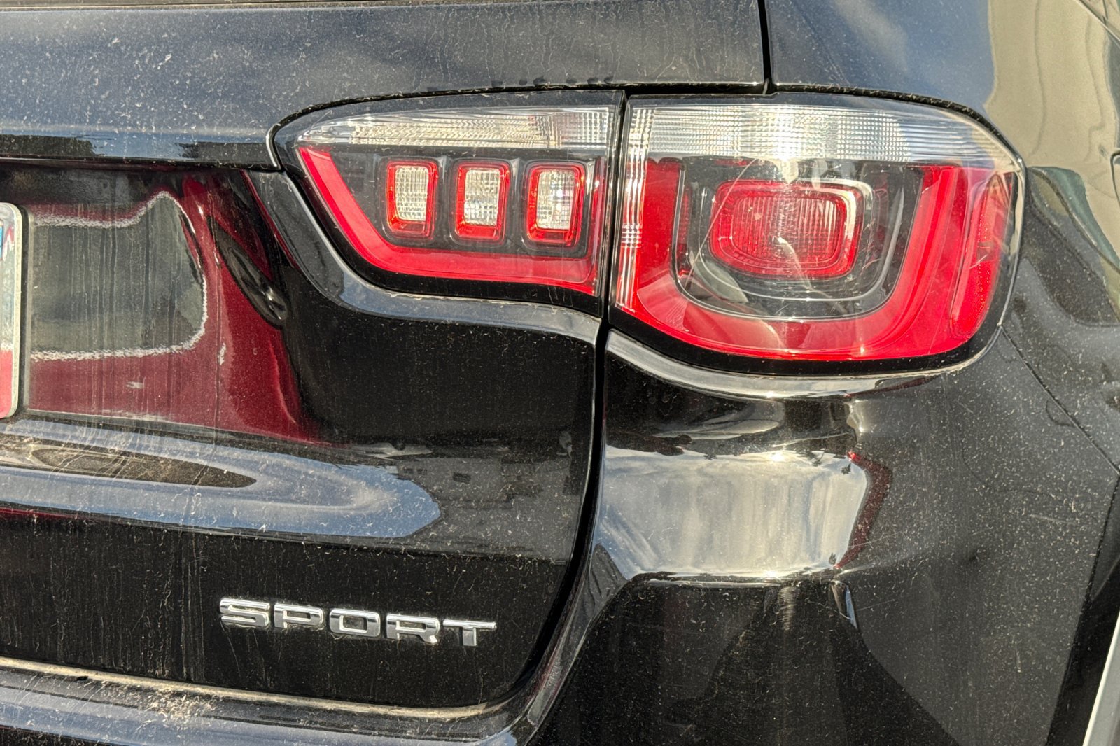 Used 2018 Jeep Compass Sport FWD image 7