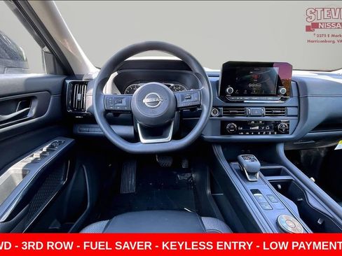 Used 2024 Nissan Pathfinder S AWD/4WD image 8