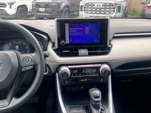 Used 2025 Toyota RAV4 XLE w/ Convenience Package image 7