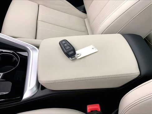 Used 2025 Audi Q5 Premium Plus w/ Premium Plus image 11