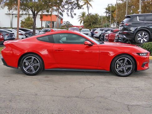 Used 2024 Ford Mustang Premium image 18