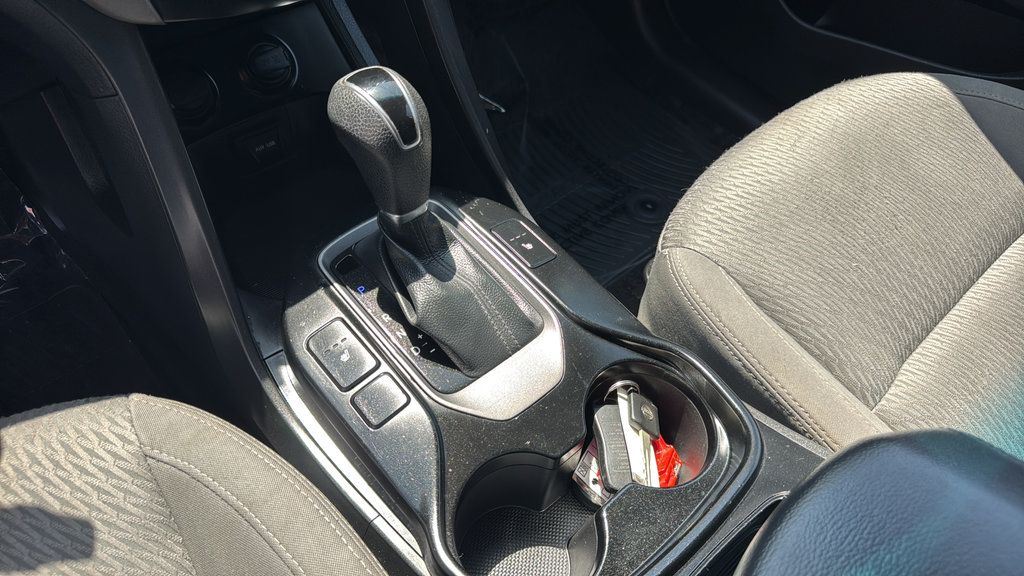 Used 2016 Hyundai Santa Fe SE AWD/4WD image 22