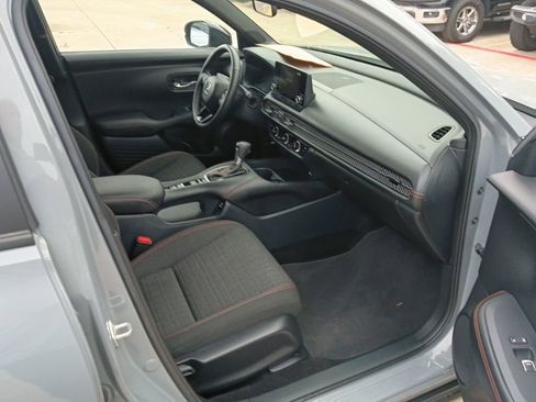 Used 2025 Honda HR-V Sport image 8