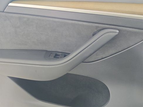 Used 2023 Tesla Model Y Long Range image 29