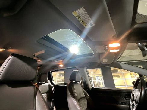 Used 2018 Honda Odyssey Touring image 14